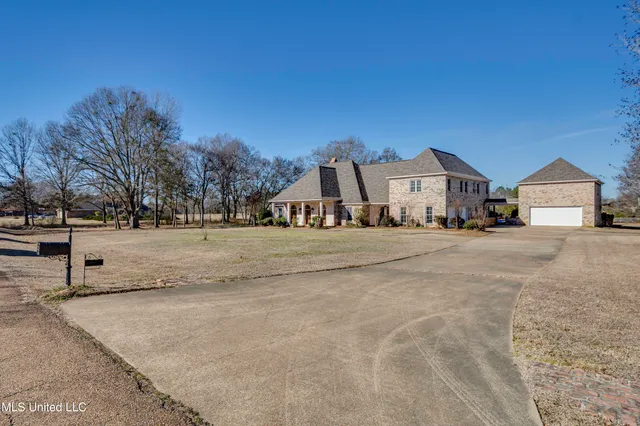$725,000 | 702 Tanglewood Drive, Madison, MS 39110