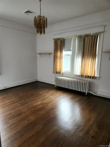 $2,800 | 547 Violet Avenue, Hyde Park, NY 12538