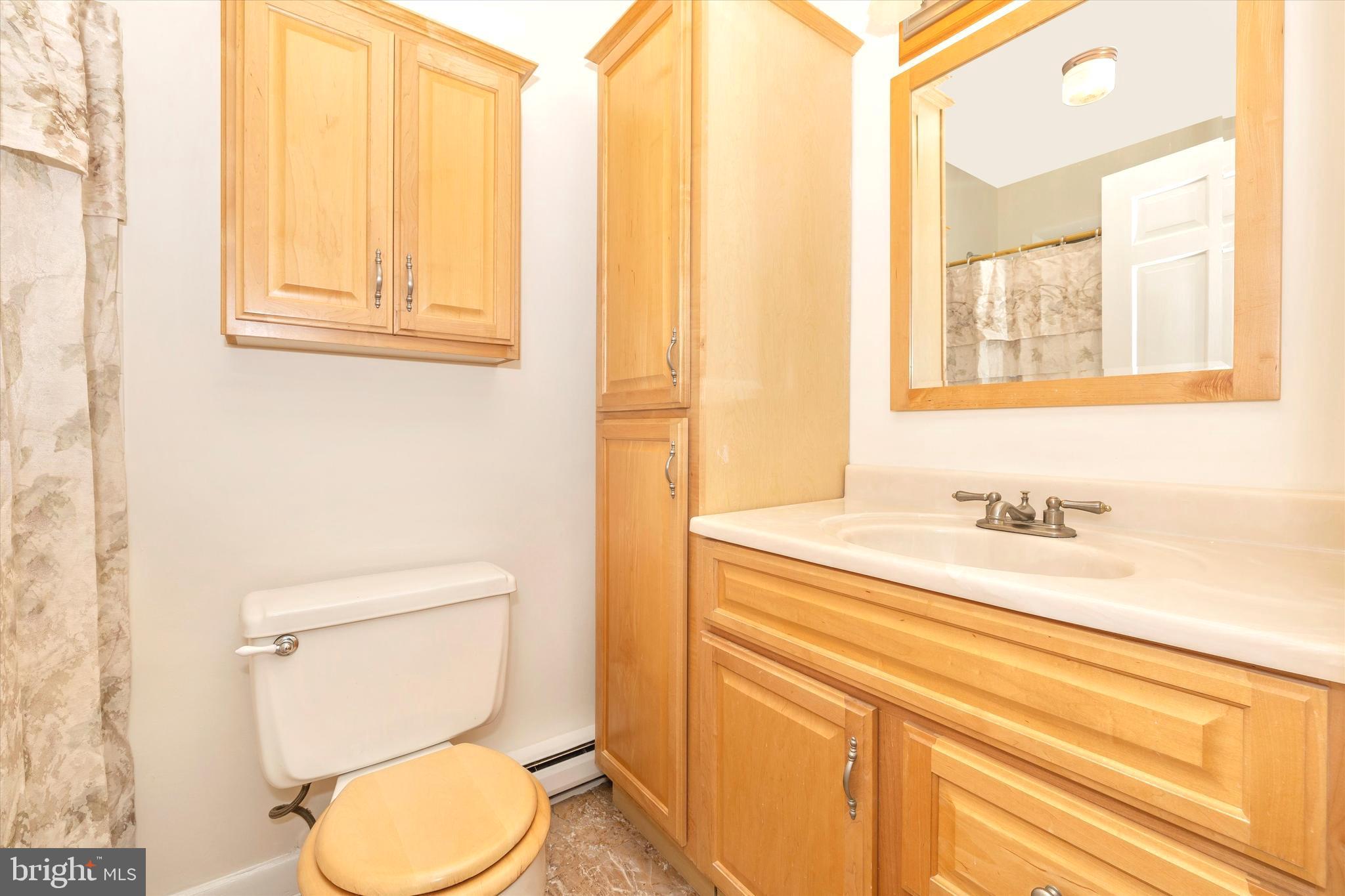 6023 Jefferson Boulevard Frederick, MD 21703 - Photo 21 of 66 Full Bathroom #2