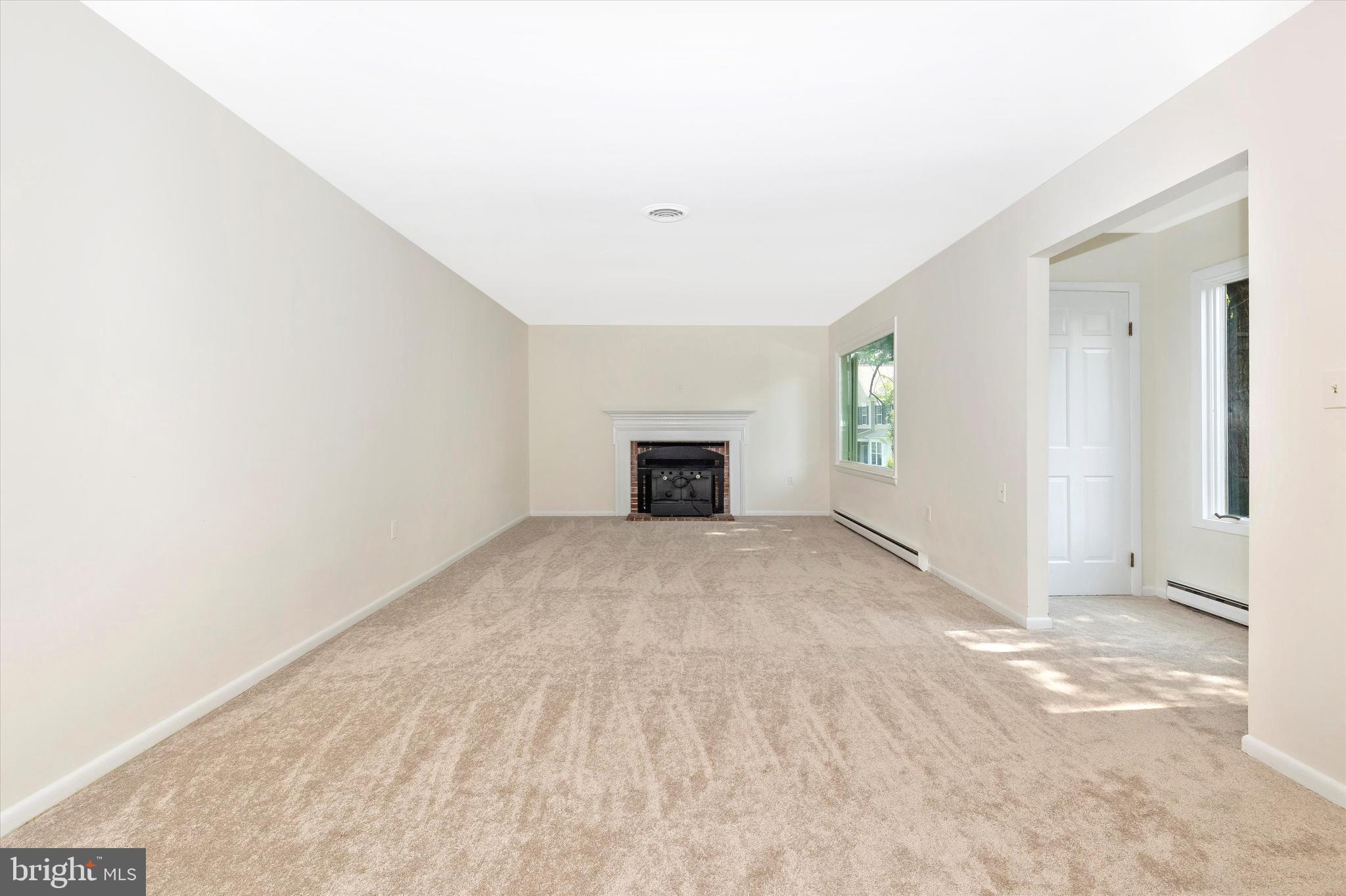 6023 Jefferson Boulevard Frederick, MD 21703 - Photo 8 of 66 Living Room