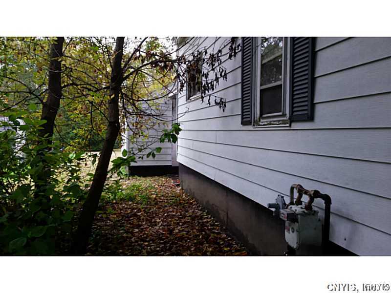 8486 Button Road Cicero, NY 13039 - Photo 3 of 8 Exterior Front