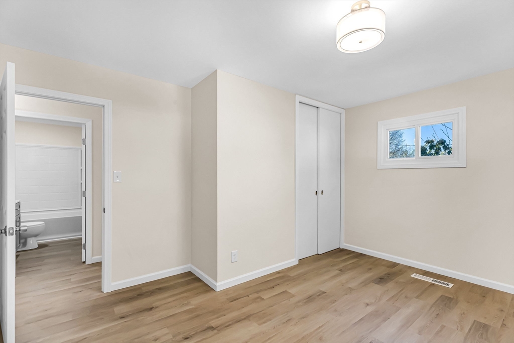 15 Crestmont Street Springfield, MA 01108 - Photo 11 of 24