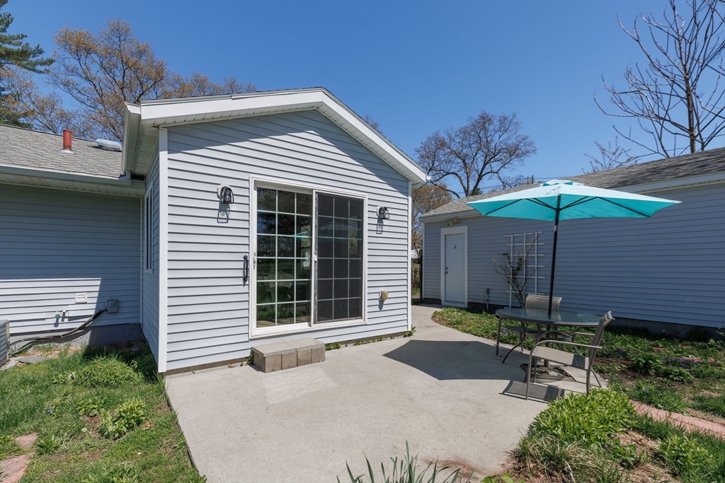 15 Crestmont Street Springfield, MA 01108 - Photo 17 of 24