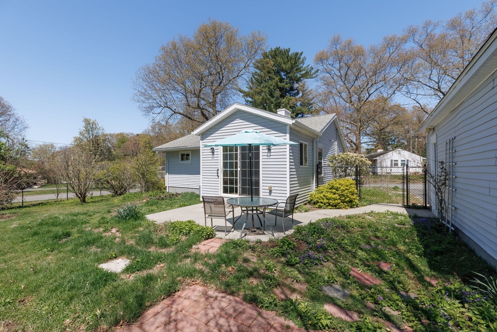 15 Crestmont Street Springfield, MA 01108 - Photo 18 of 24