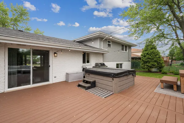 $519,900 | 1222 Hillview Drive, Lemont, IL 60439