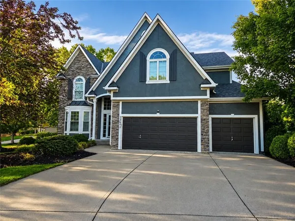 $699,950 | 22602 West 59th Street, Shawnee, KS 66226