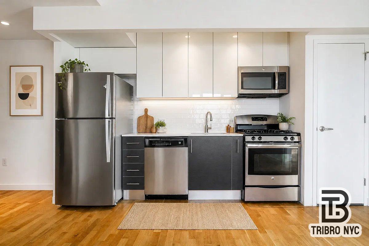 11-05 30th Road, Unit 6 Queens, NY 11102 - Photo 4 of 7 Photo 4