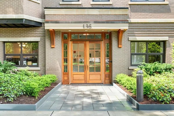 $2,995 | 136 Babcock Street, Unit 402, Brookline, MA 02446