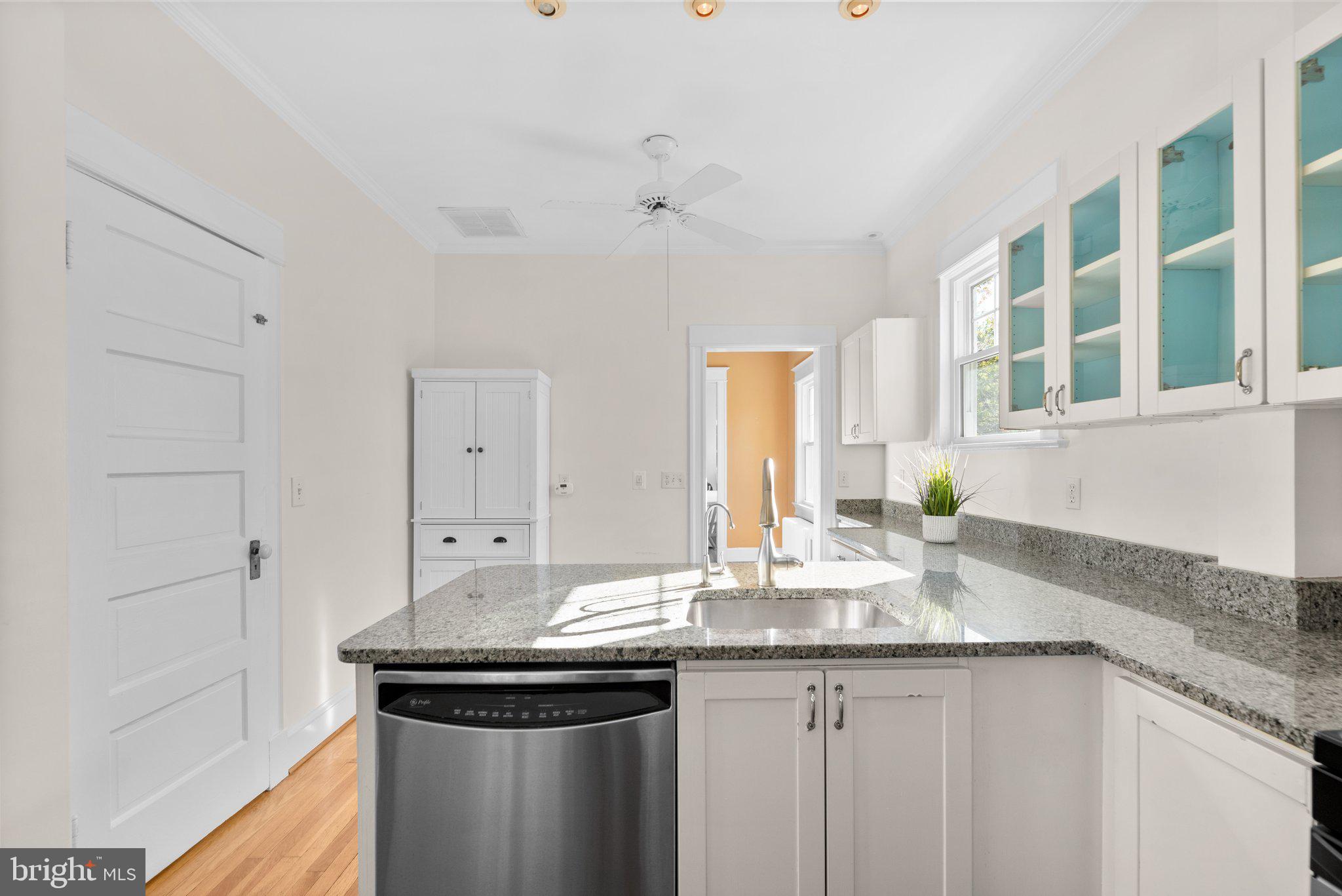9112 Glenridge Road Silver Spring, MD 20910 - Photo 16 of 49