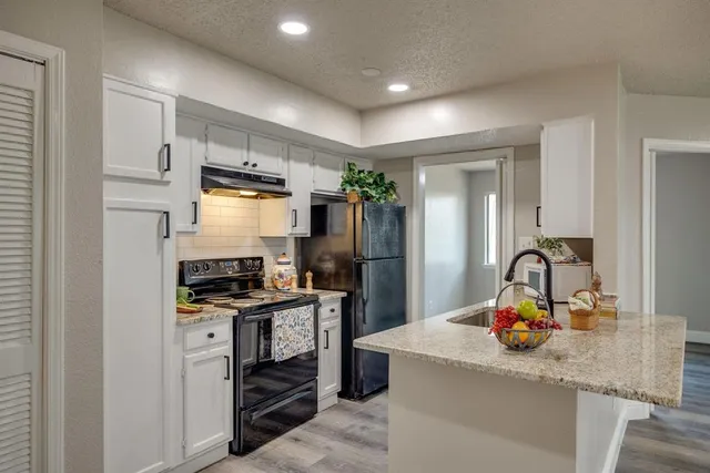 $1,200 | 2304 Balsam Drive, Unit E107, Arlington, TX 76006