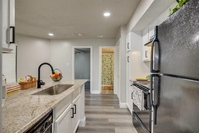 $1,200 | 2304 Balsam Drive, Unit E107, Arlington, TX 76006