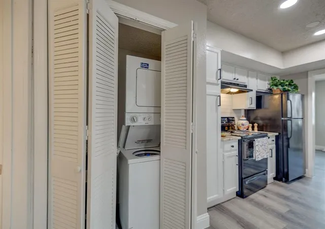 $1,200 | 2304 Balsam Drive, Unit E107, Arlington, TX 76006