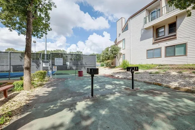 $1,200 | 2304 Balsam Drive, Unit E107, Arlington, TX 76006