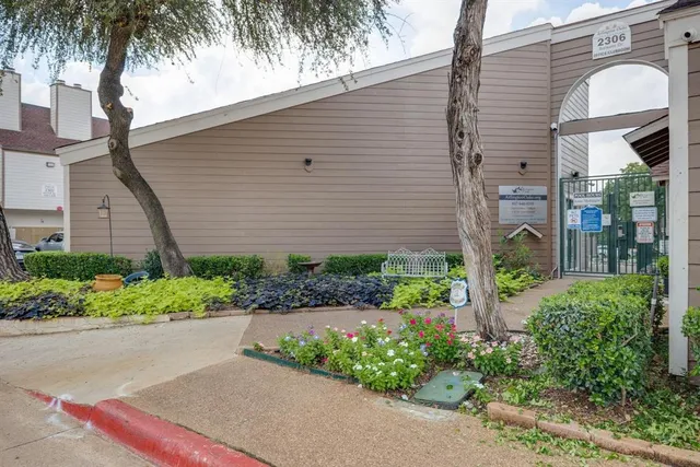 $1,200 | 2304 Balsam Drive, Unit E107, Arlington, TX 76006