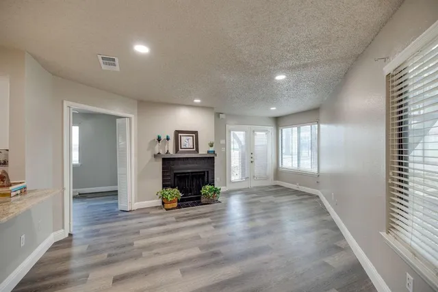 $1,200 | 2304 Balsam Drive, Unit E107, Arlington, TX 76006