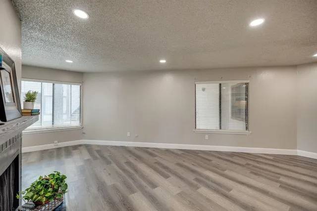 $1,200 | 2304 Balsam Drive, Unit E107, Arlington, TX 76006