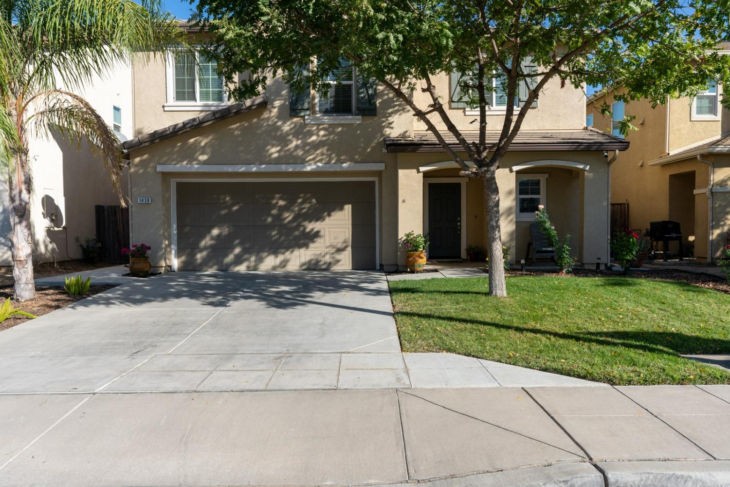 1438 Mandarin Street Madera, CA 93638 - Photo 2 of 39