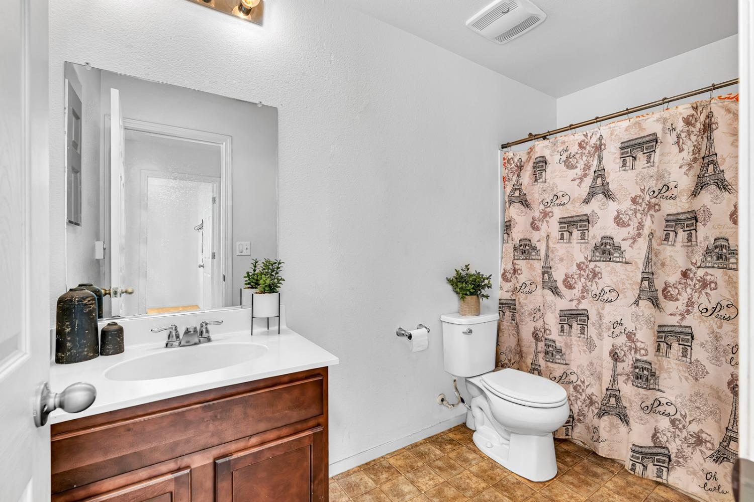 1438 Mandarin Street Madera, CA 93638 - Photo 21 of 39