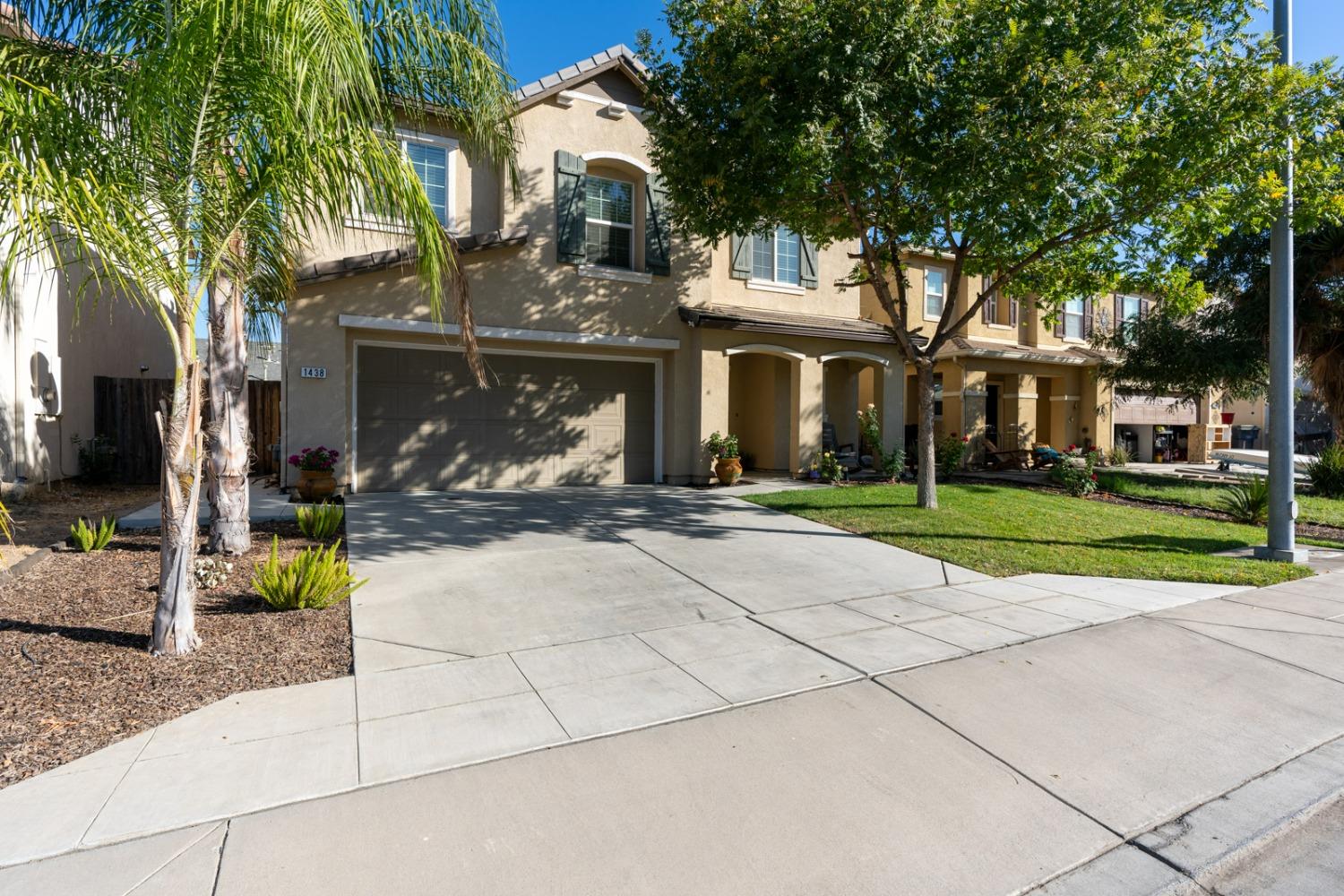 1438 Mandarin Street Madera, CA 93638 - Photo 3 of 39