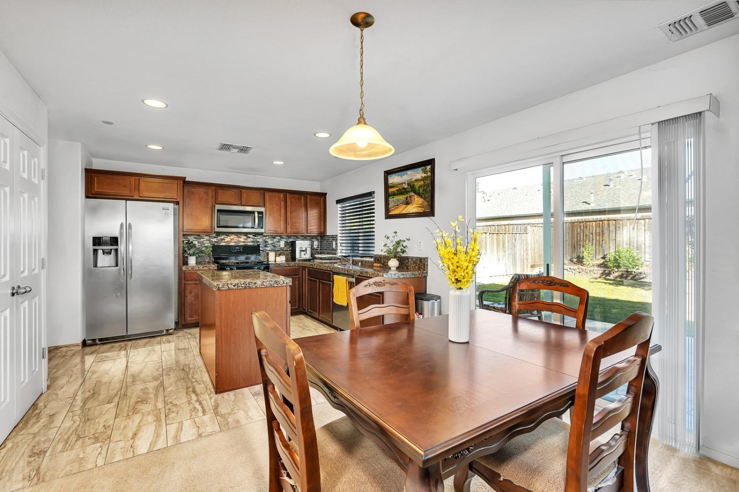 1438 Mandarin Street Madera, CA 93638 - Photo 10 of 39