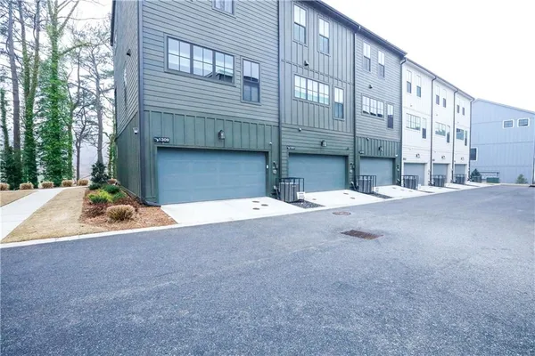 $3,000 | 1305 Breezy Street Southeast, Atlanta, GA 30315