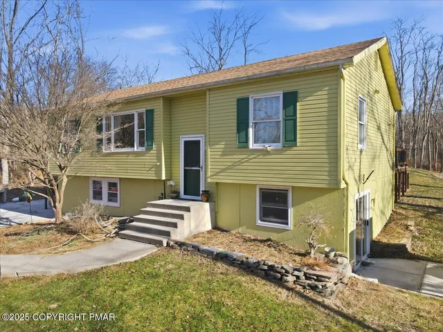 $299,900 | 2589 Wigwam Park Road, East Stroudsburg, PA 18301