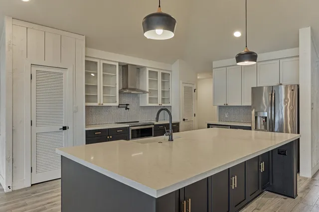 $875,000 | 14696 South Diamondhead, Conroe, TX 77356