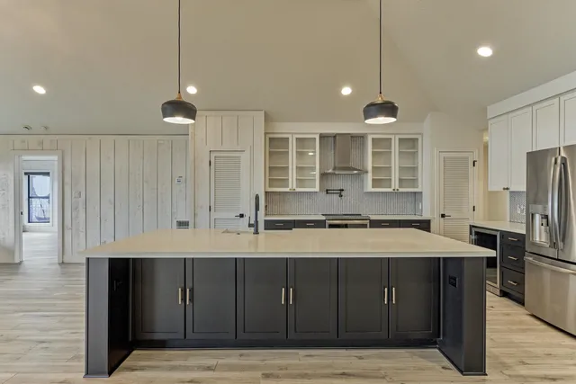 $875,000 | 14696 South Diamondhead, Conroe, TX 77356