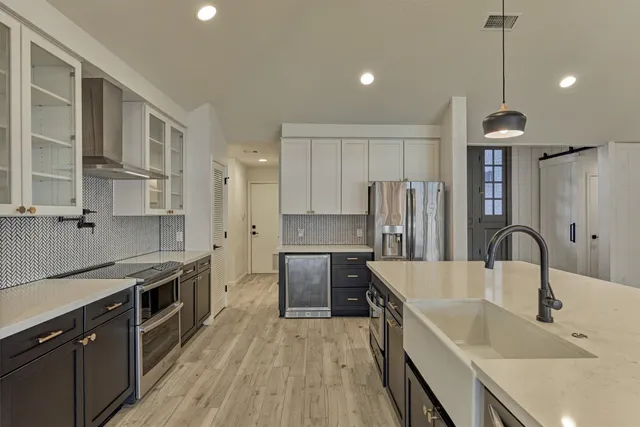 $875,000 | 14696 South Diamondhead, Conroe, TX 77356