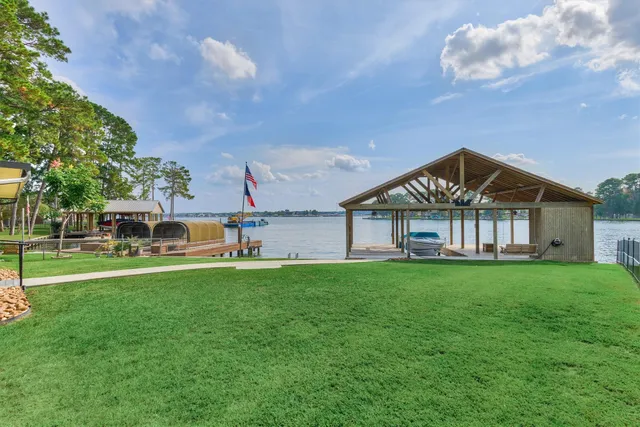$875,000 | 14696 South Diamondhead, Conroe, TX 77356