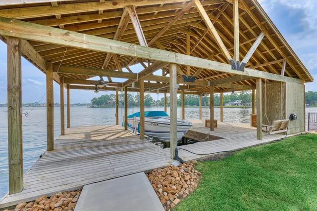 $875,000 | 14696 South Diamondhead, Conroe, TX 77356