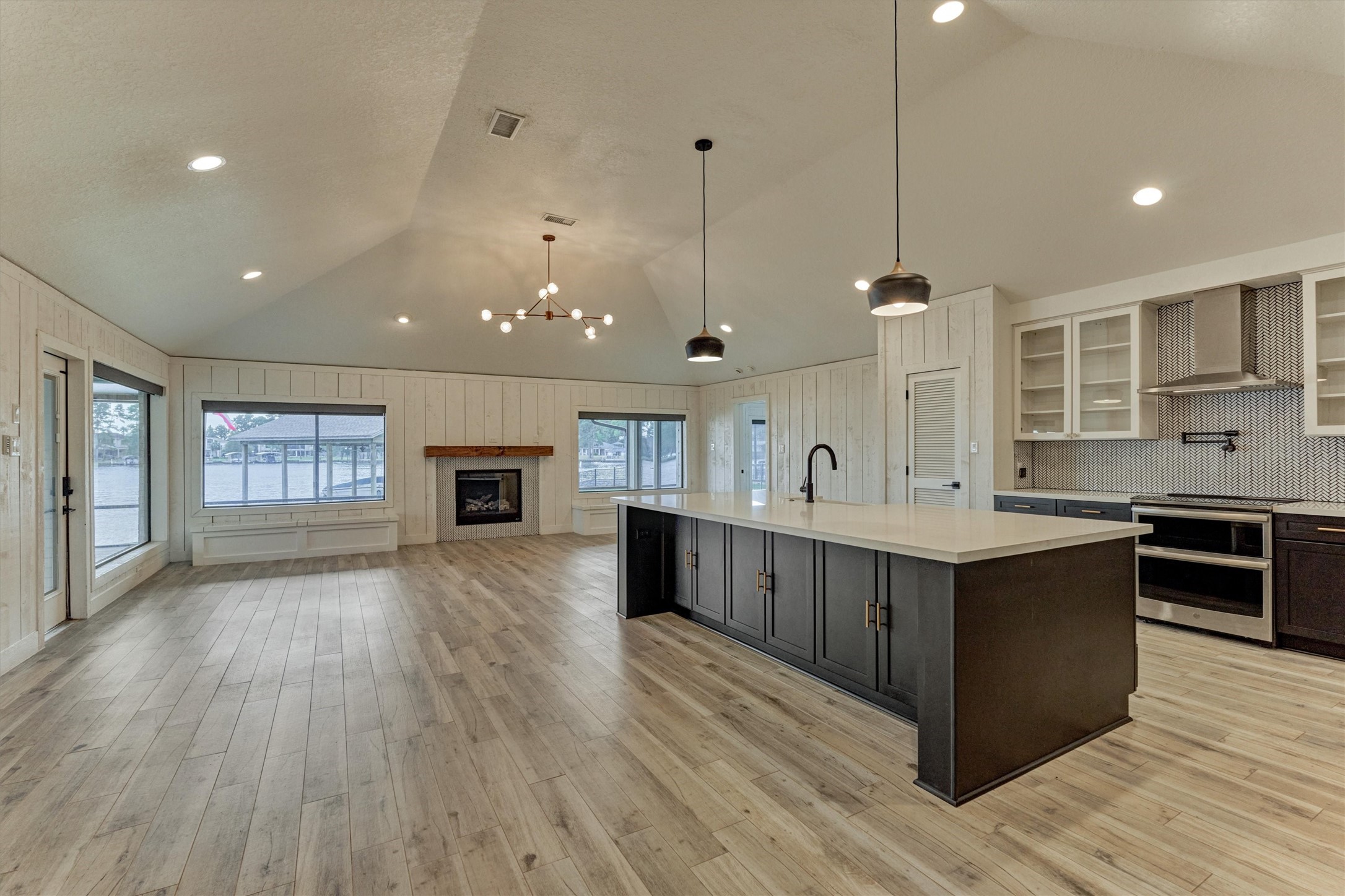 14696 South Diamondhead Conroe, TX 77356 - Photo 9 of 50 Enjoy the gourmet kitchen with incredible views.