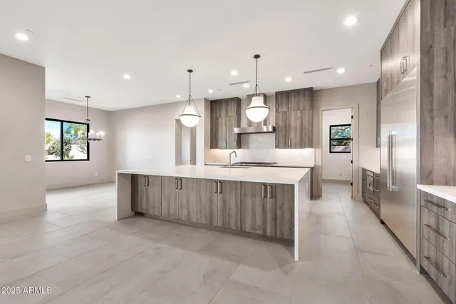 a view of an house with swimming pool