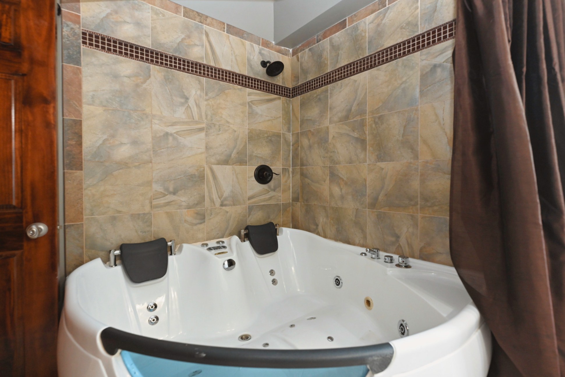 125 Happy Hollow Road Goodlettsville, TN 37072 - Photo 62 of 92 a bathroom with a sink and mirror