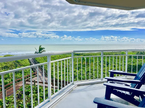 $2,600 | 3870 North Hwy A1A, Unit 301, Hutchinson Island, FL 34949