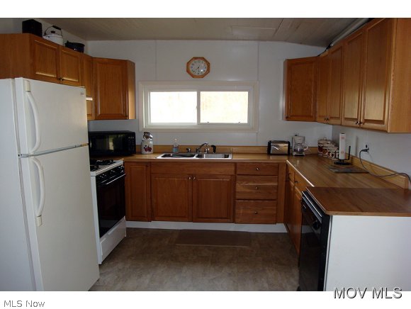 202 Mountain Ridge Road Auburn, WV 26325 - Photo 7 of 12 Kitchen