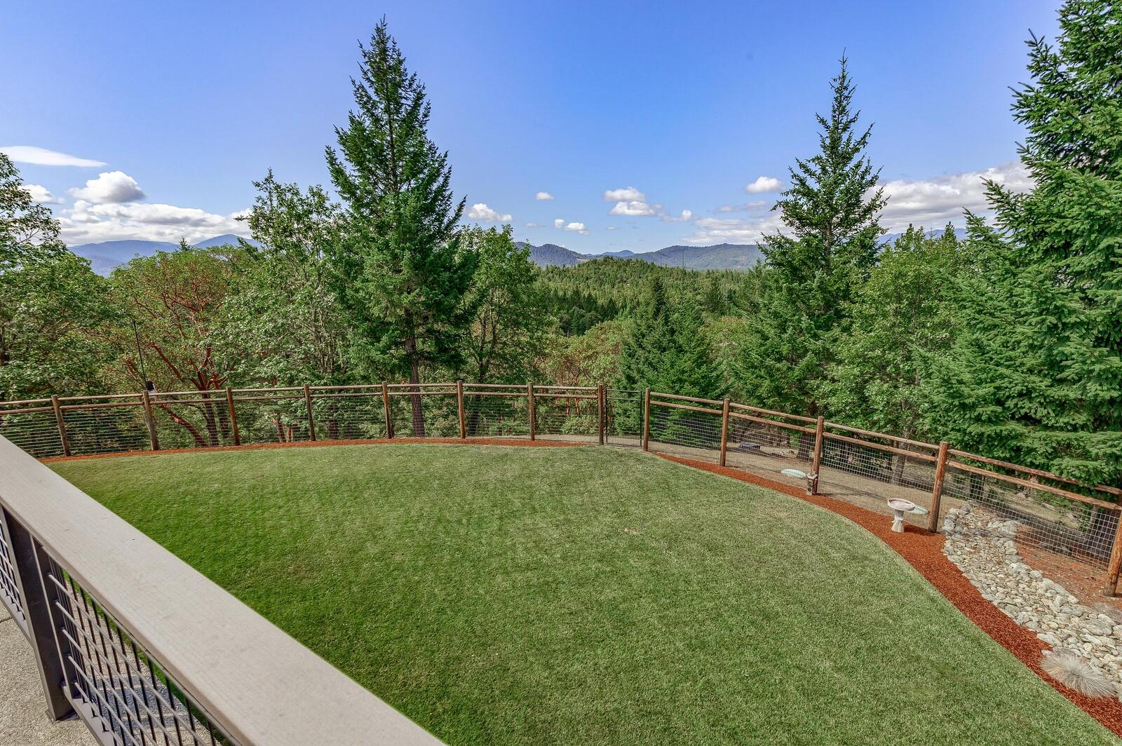 1882 Stewart Road Grants Pass, OR 97526 - Photo 17 of 44