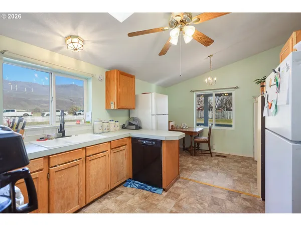 $265,000 | 406 1st Street, Rufus, OR 97050