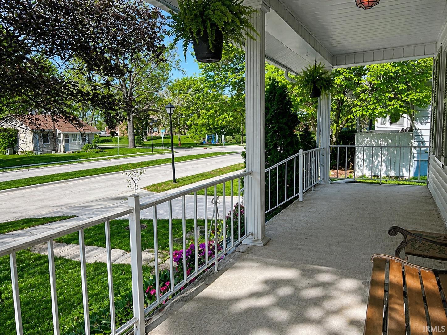 730 Ridgewood Drive Fort Wayne, IN 46805 - Photo 2 of 36
