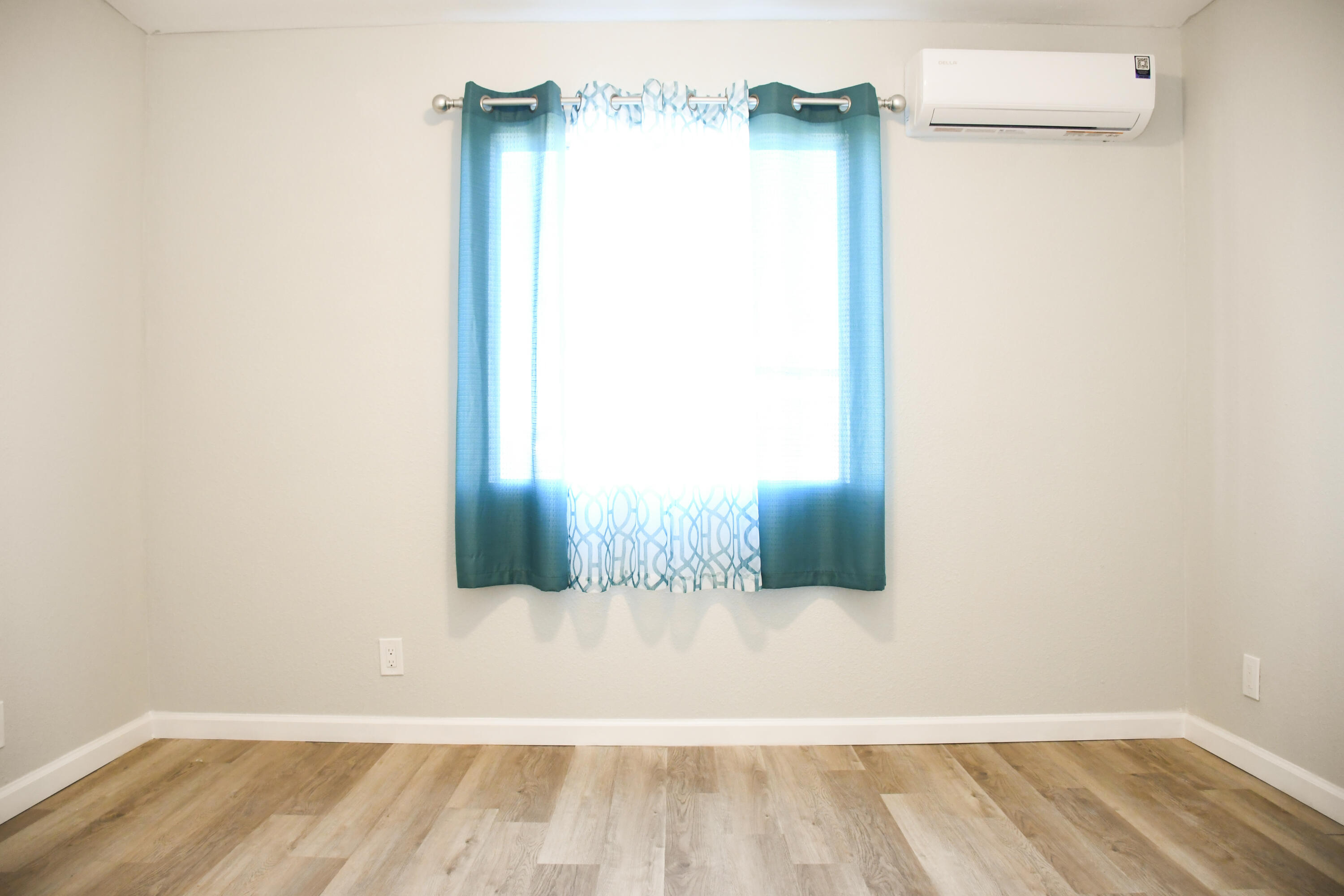 61576 Aberdeen Drive Joshua Tree, CA 92252 - Photo 16 of 31 a view of a small space