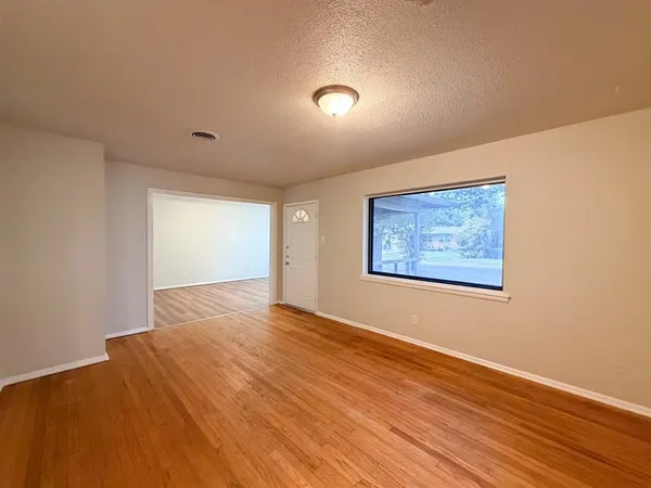 $1,725 | 118 Brazos Street, Garland, TX 75041