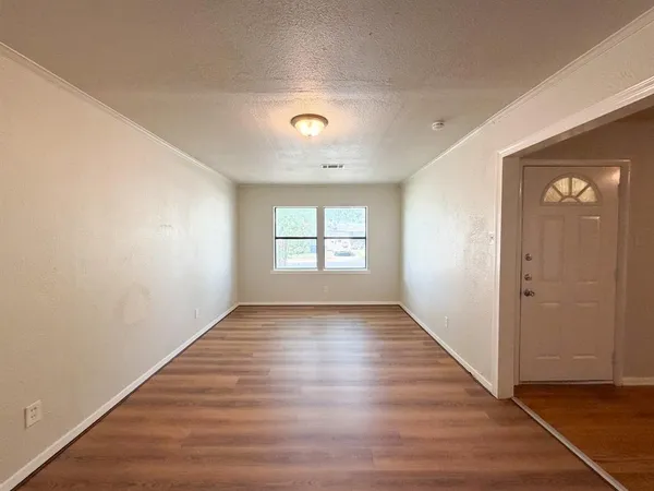 $1,725 | 118 Brazos Street, Garland, TX 75041