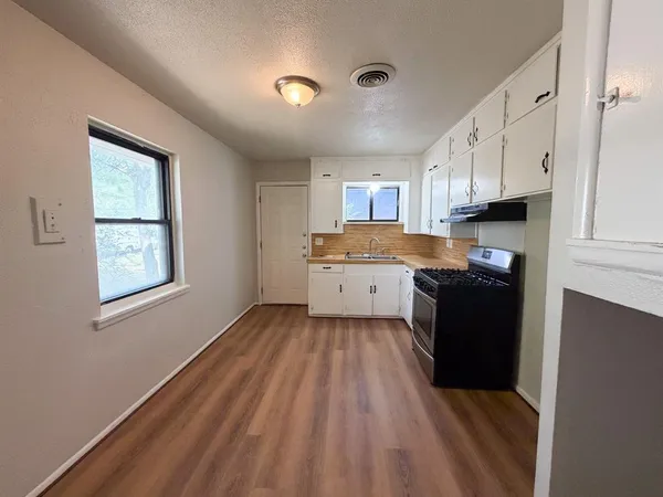 $1,725 | 118 Brazos Street, Garland, TX 75041