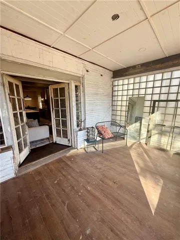 $2,750 | 3704 Baltimore Avenue, Unit 1, Kansas City, MO 64111