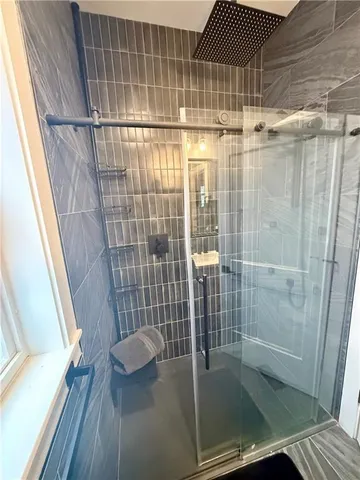 $2,750 | 3704 Baltimore Avenue, Unit 1, Kansas City, MO 64111