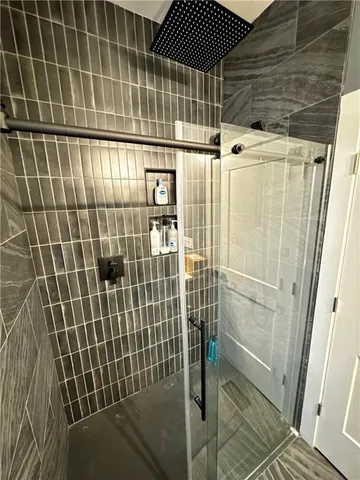 $2,750 | 3704 Baltimore Avenue, Unit 1, Kansas City, MO 64111