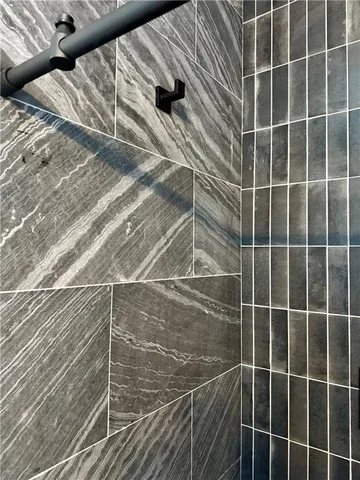 $2,750 | 3704 Baltimore Avenue, Unit 1, Kansas City, MO 64111