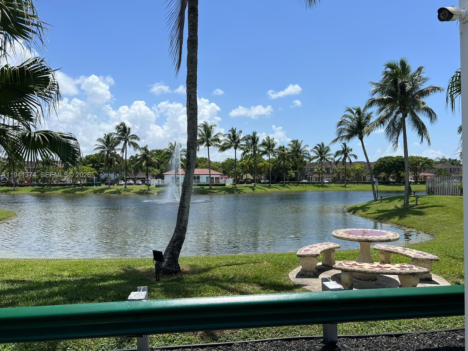 16462 Southwest 48th Terrace Miami, FL 33185 - Photo 12 of 41