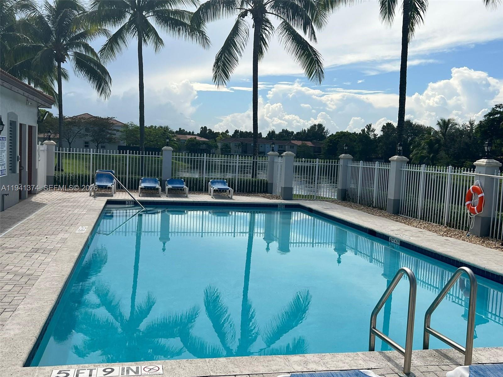 16462 Southwest 48th Terrace Miami, FL 33185 - Photo 19 of 41