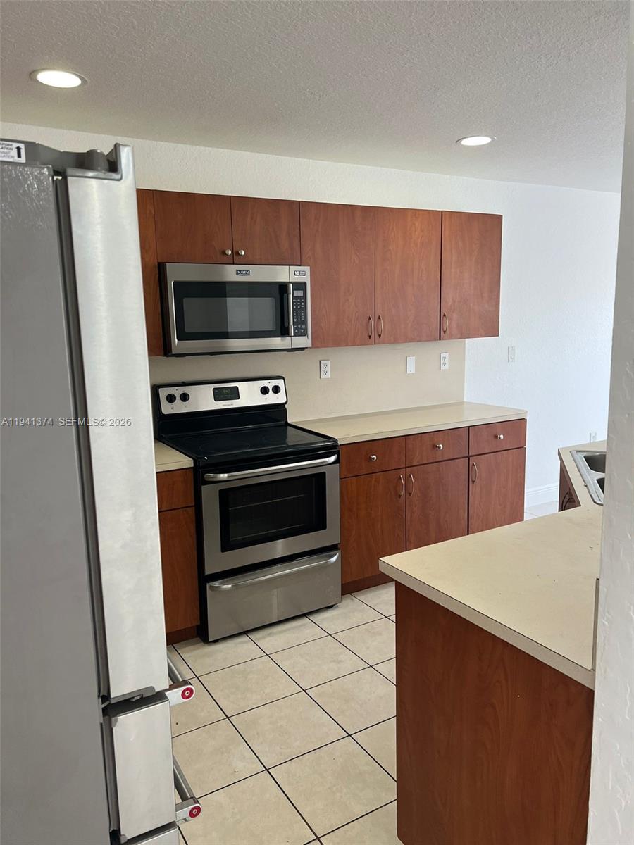 16462 Southwest 48th Terrace Miami, FL 33185 - Photo 32 of 41